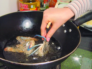上海名菜:面拖蟹